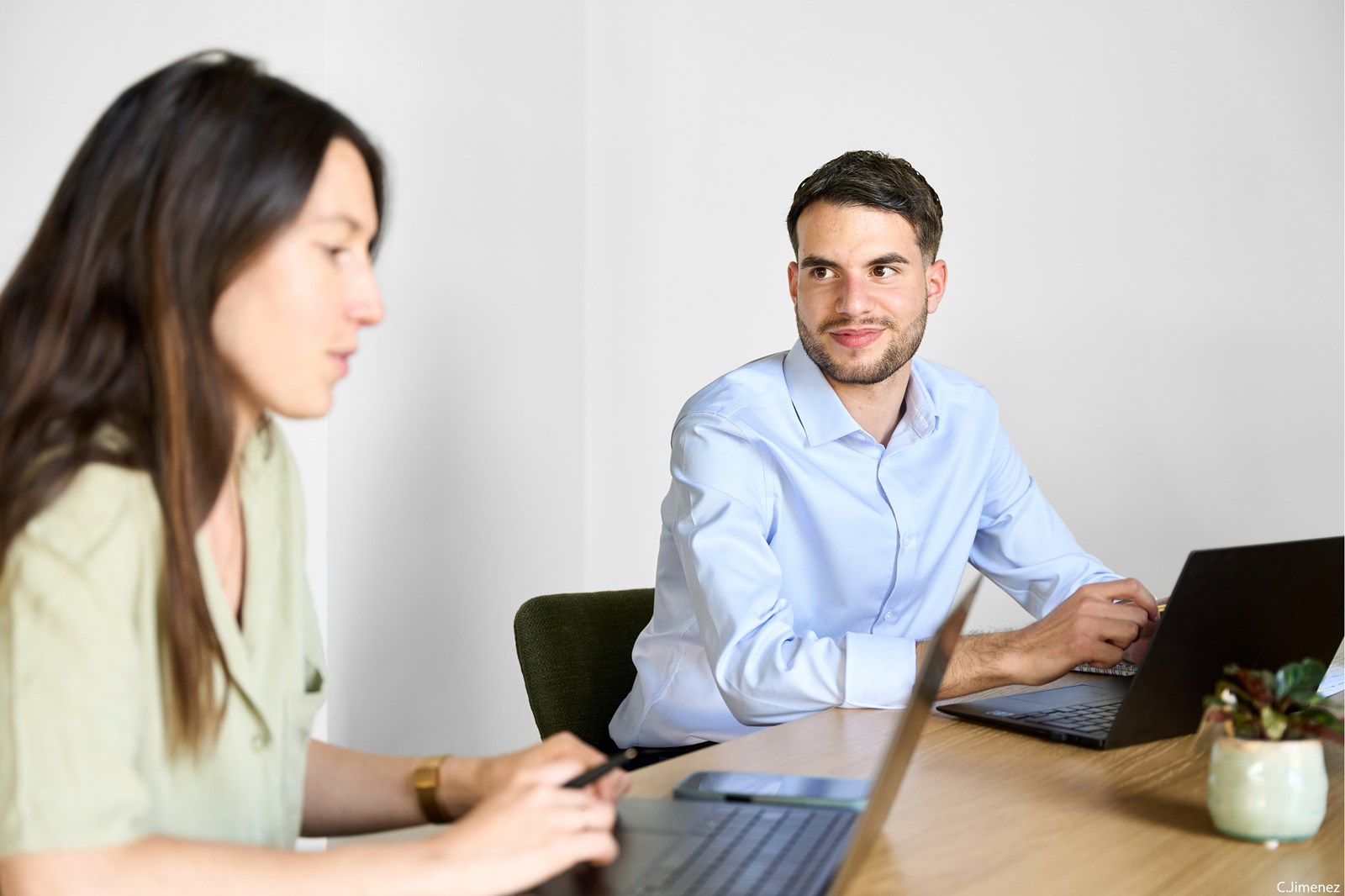 <p><strong>➯ Comprehensive onboarding guide:</strong> fast immersion into projects, tools, and internal best practices</p>-image